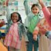 Votre enfant vit à l'étranger ? Réalisez un bilan orthophonique en ligne avec Dismed. Un diagnostic précis et rapide pour les enfants bilingues et expatriés.